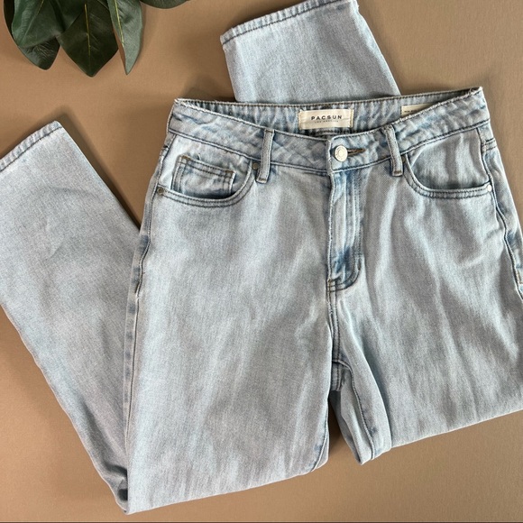PacSun Lightwash Distressed Mom Jeans - Picture 9 of 14
